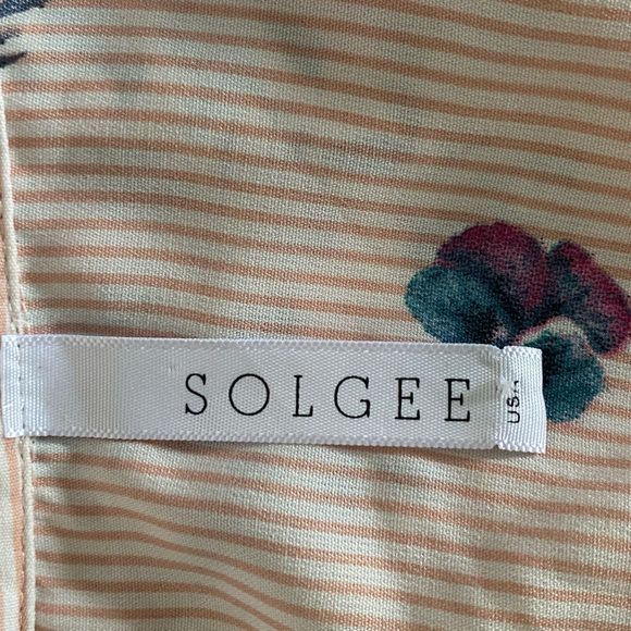 Ladies SOLGEE M Floral Dress 
No size tag 
Check the measurements for sure fit - Picture 6 of 6